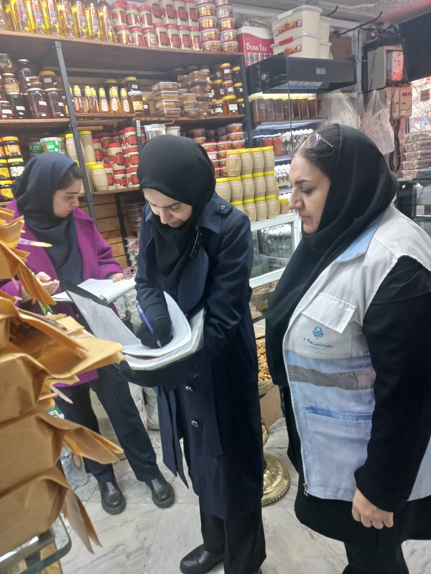 برگزاری گشت مشترک کارشناسان بهداشت محیط مرکز بهداشت شمال غرب یک  در معیت نماینده محترم اداره کار و تعاون 